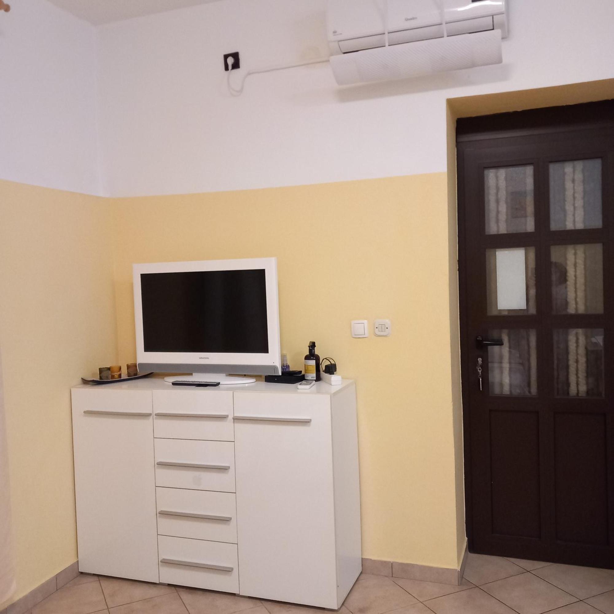 Apartmani Bozic-奥米沙利 外观 照片
